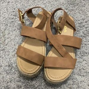 BRAND NEW tan sandal platforms
